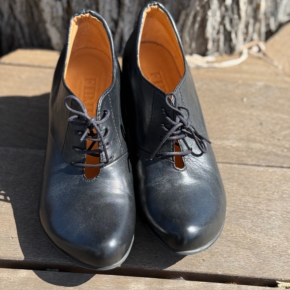 NWOT Fidji Booties